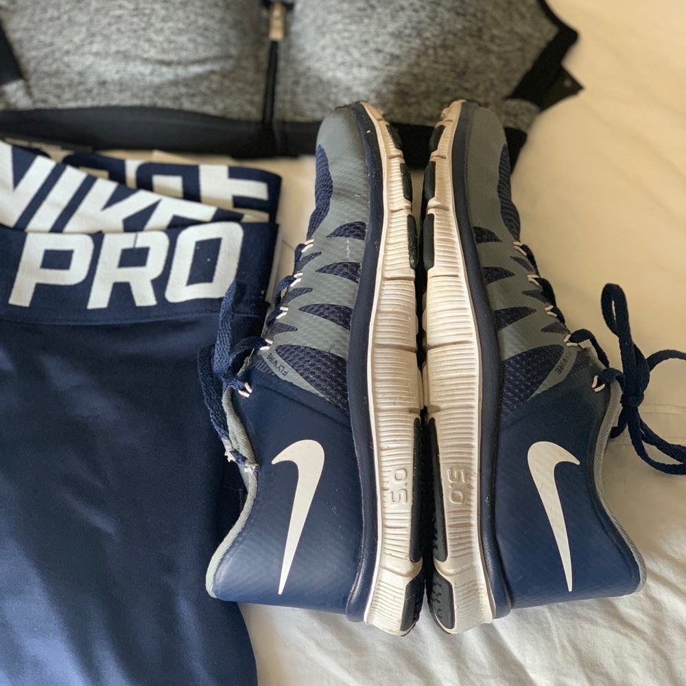 Nike | Navy Size 6 YOUTH
